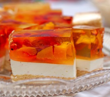 Şeftali jöleli pasta