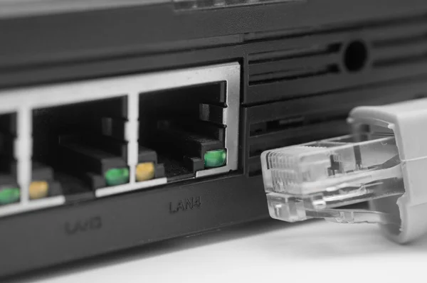 Mozzo di rete Router con cavo — Foto Stock