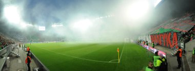 Wroclaw, Polonya - Mayıs 02: maç puchar polski arasındaki wks slask wroclaw ve legia warszaw, supportes slask Wroclaw eylem üzerinde 02 Mayıs 2013 yılında wroclaw, Polonya.