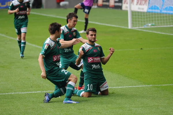 Wroclaw, Polen - 26 augusti: mateusz cetnatski efter poäng ett mål, slask wroclaw vs korona kielce på Augusti 26, 2012 i wroclaw, Polen. — Stockfoto