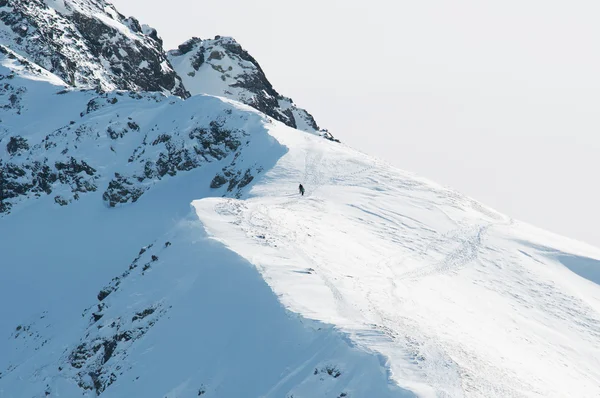 Deux personnes en grande randonnée en montagne , — Photo