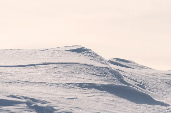日没の雪の丘 — ストック写真