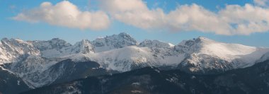 panoramiczny widok z Tatr i szczyt Gubałówka