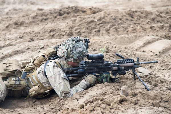 Wroclaw, Polônia - 10 de maio. 2014: Marines on Military show on May 10, 2014 in Worclaw, Poland — Fotografia de Stock