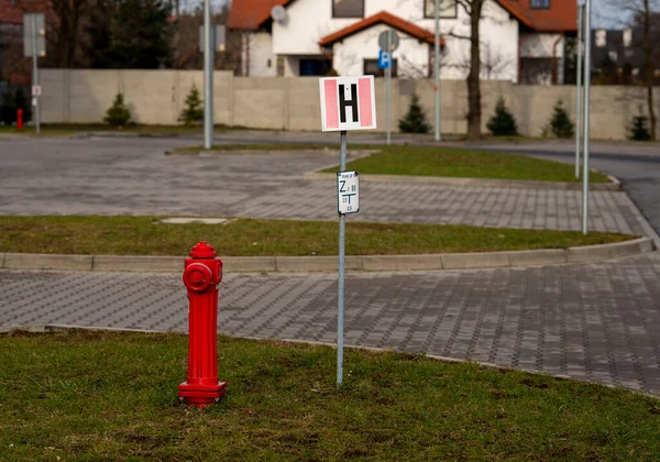 Příměstská Voda Požární Hydrant Znamení — Stock fotografie