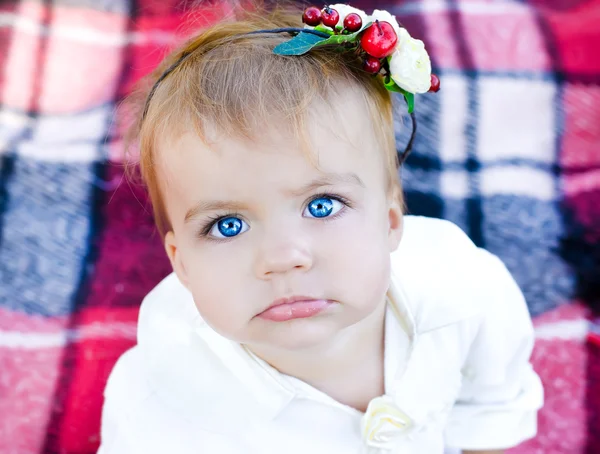 Bebé con ojos azules — Foto de Stock