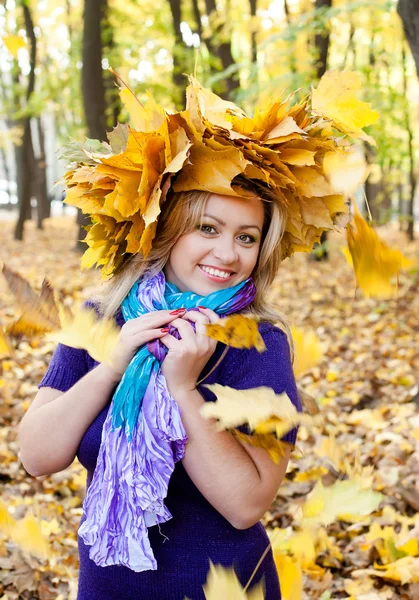 Mujeres y otoño —  Fotos de Stock