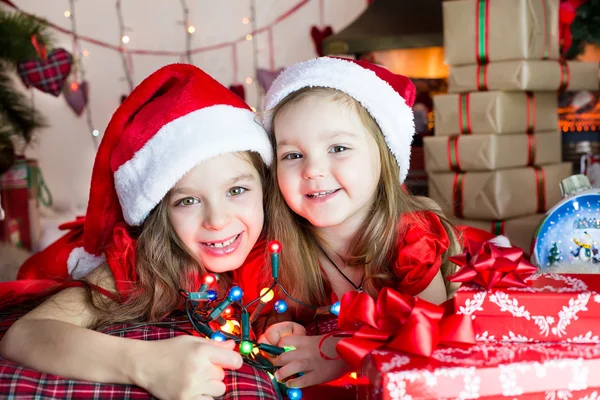 クリスマスの姉妹 — ストック写真