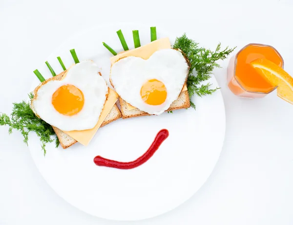 Äggröra med ost och apelsinjuice — Stockfoto