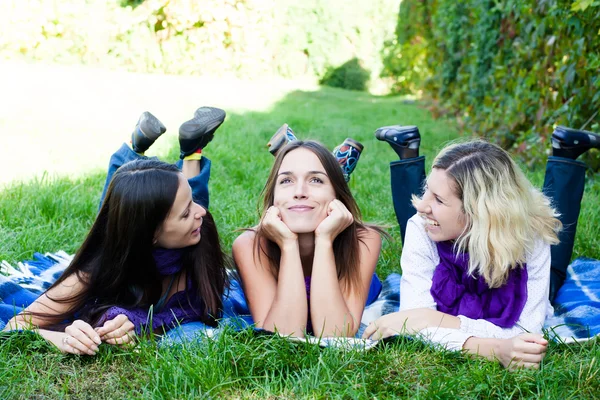 Tree friends in the park — Stock Photo, Image