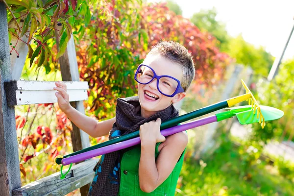 Enfant dans une belle journée d'été — Photo