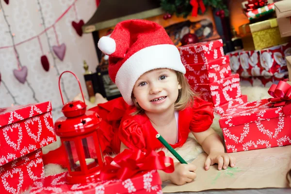 Lindo niño en sombrero de Santa — Foto de Stock