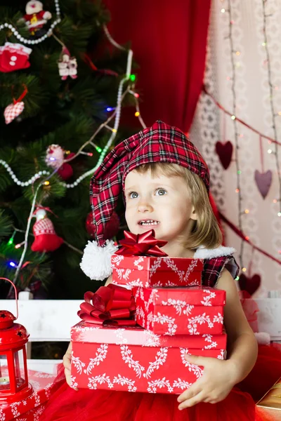 Roztomilé dítě v santa hat — Stock fotografie