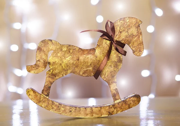可爱的圣诞玩具，木制的一匹马，形状的 — 图库照片