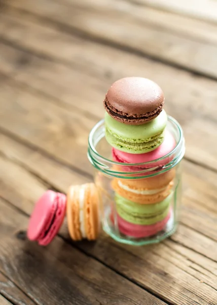 Macarons colorés français traditionnels — Photo