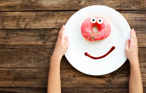 Souriez pour un bon petit déjeuner matinal — Photo