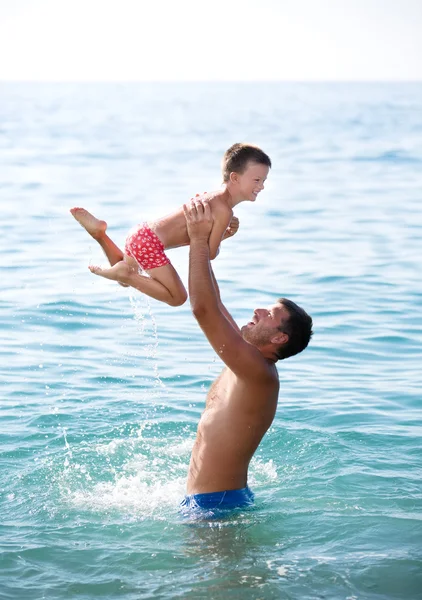 Family holidays by the sea — Stock Photo, Image