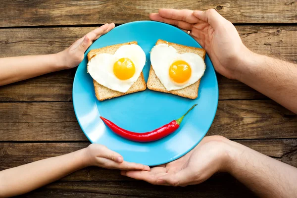 Ovos fritos engraçados para o brakfast — Fotografia de Stock