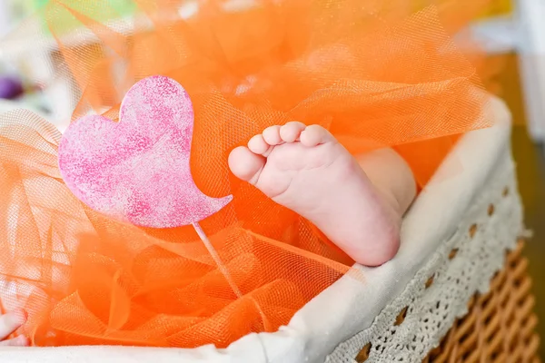 Schattig klein baby voeten — Stockfoto