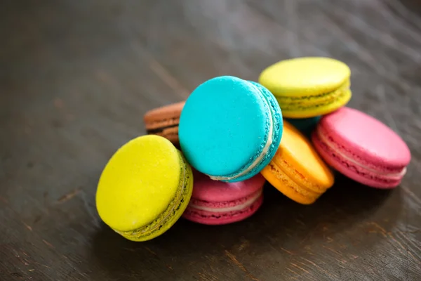 Macarons coloridos franceses tradicionais — Fotografia de Stock