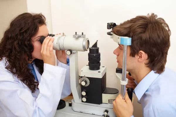 Optometrist επιδόσεις οπτικό πεδίο δοκιμών Εικόνα Αρχείου