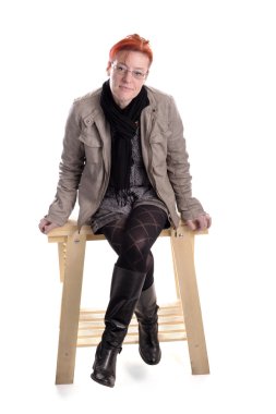 Kırmızı haires kadın