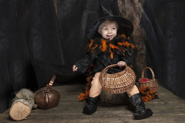 小小的万圣节女巫 — 图库照片