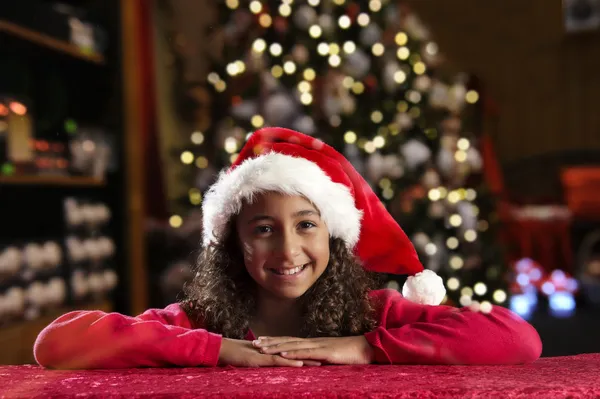 Flicka med jul hatt — Stockfoto