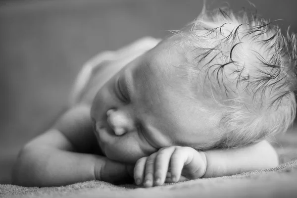 Bayi yang baru lahir tertidur — Stok Foto