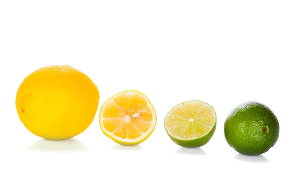 레몬과 라임 흰색 절연 — 스톡 사진