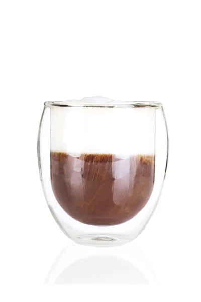 nefis cappuccino üzerinde beyaz izole fincan