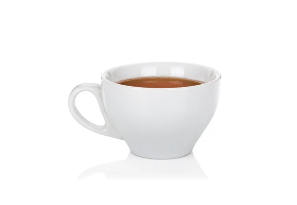 Tasse de thé en céramique blanche sur blanc — Photo