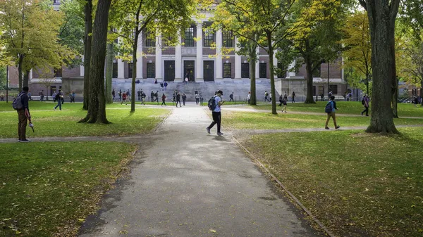 美国马萨诸塞州剑桥哈佛大学的建筑观 — 图库照片