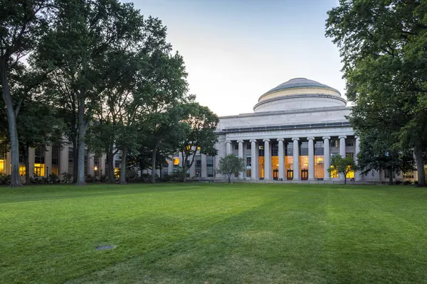 美国马萨诸塞州剑桥麻省理工学院的观点 — 图库照片