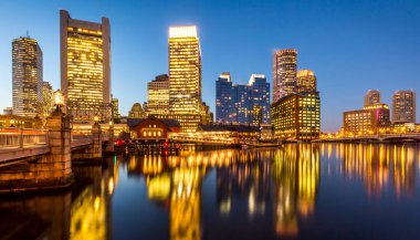 Boston Limanı ve Massachusetts Finansal Bölgesi, ABD.