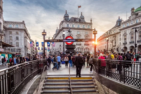 Kilátás London Egyesült Királyságban Piccadilly Circus — Stock Fotó