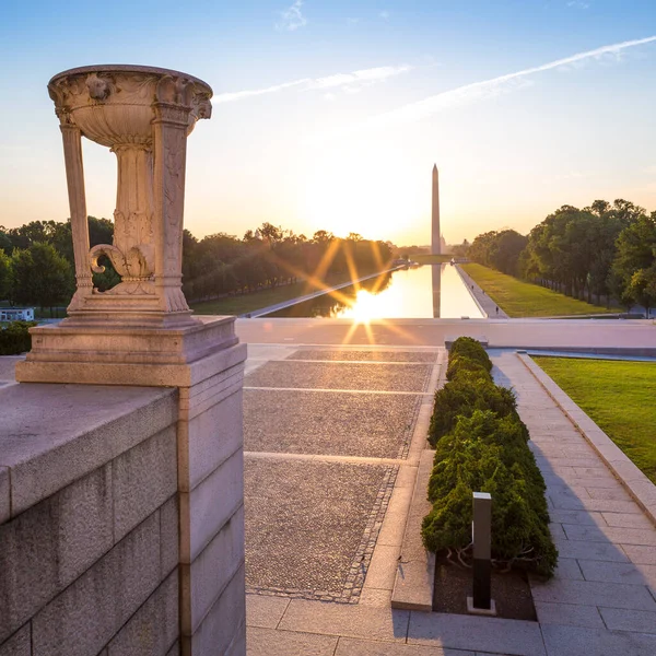 林肯纪念堂对华盛顿的看法 — 图库照片