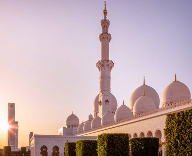 Abu Dabi, BAE 'deki Şeyh Zayed Camii' nin muhteşem mimarisi..