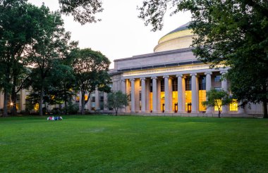 Massachusetts Teknoloji Enstitüsü 'nün görüntüsü - Cambridge, Massachusetts, ABD.