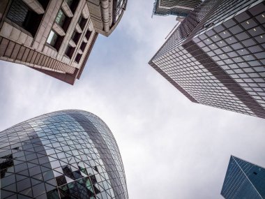 Londra, İngiltere 'deki binaların tepesinin görüntüsü.