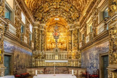 Salvador, Bahia, Brezilya 'daki Convento de Sao Francisco kilisesinin barok mimarisi..