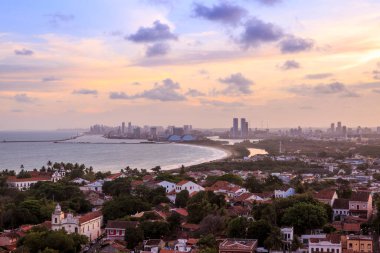 Brezilya 'nın Pernambuco kentindeki Recife ve Olinda şehirlerinin tarihi mimarisinin görüntüsü.