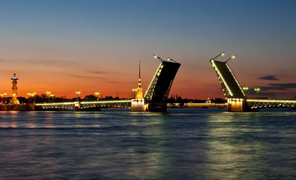 Ponte aberta — Fotografia de Stock