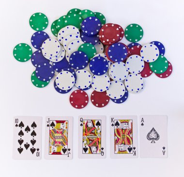oyun kartları ve poker çipleri