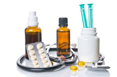 ilaç ve tıbbi araçlar üzerinde beyaz