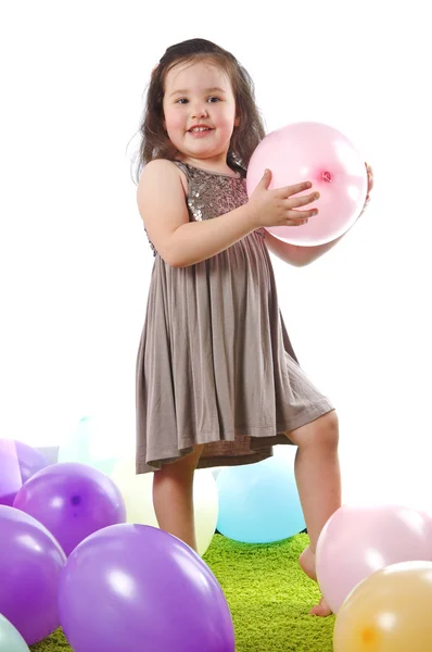 Kleines Mädchen mit Ballon — Stockfoto