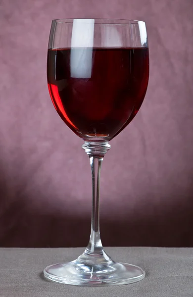 Red wine in wine glass — Stock Photo, Image