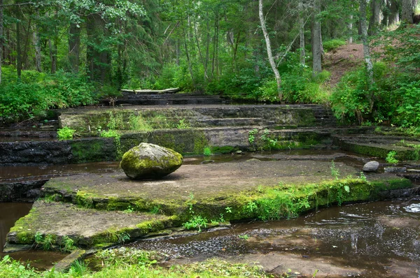 Dry river thresholds — Stock Photo, Image