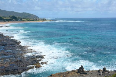 Hawaii, Oahu Adası 'nın doğu sahili manzaralı ikonik Halona Hava Deliği Gözcüsü' nden panoramik Pasifik manzarası.. 