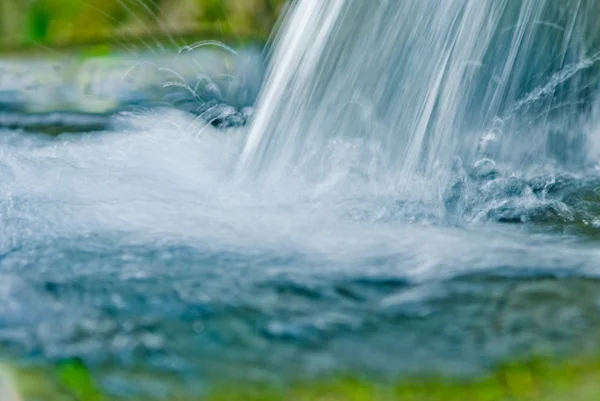 Acqua pura, fresca e cristallina — Foto Stock